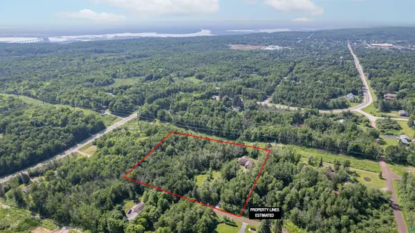 3526 Park Dr, Hermantown, MN 55810