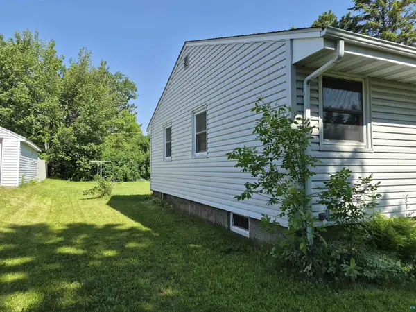2109 W 22nd St, Duluth, MN 55811