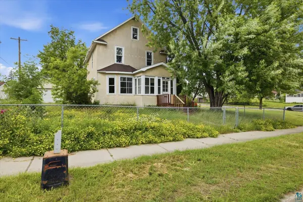 217 NW 3rd Ave, Chisholm, MN 55719-6566
