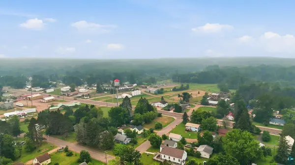 3934, 3936 Main St, Kettle River, MN 55757