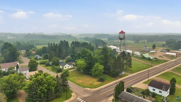 3934, 3936 Main St, Kettle River, MN 55757