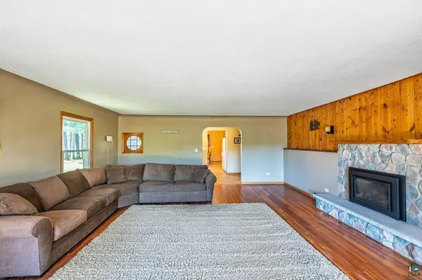2800 County Rd 5, Carlton, MN 55718
