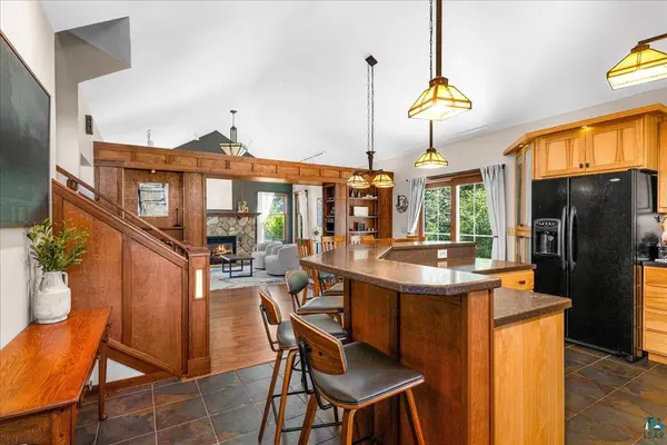 1332 Harbor Hills Dr, Two Harbors, MN 55616