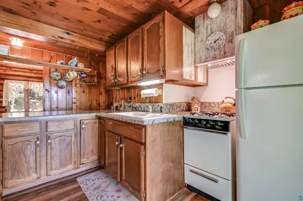 65720 E Pinecrest Rd, Iron River, WI 54847-6572