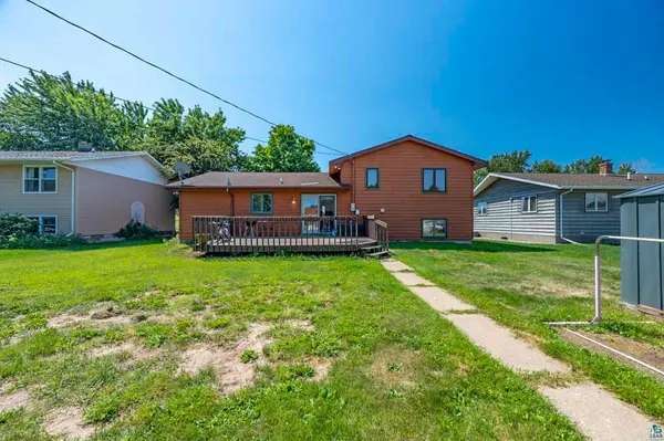 1221 S 21st St, Virginia, MN 55792