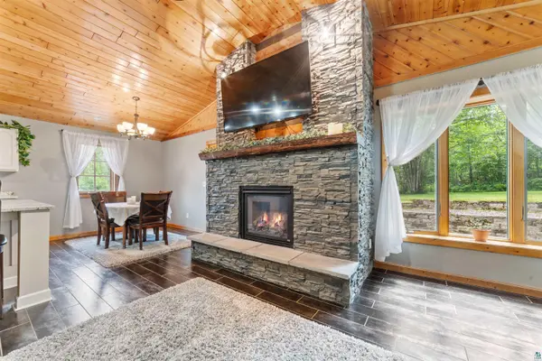 4279 Fayre Rd, Duluth, MN 55803