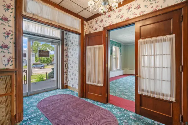 1304 Hammond Ave, Superior, WI 54880