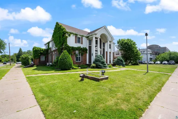1304 Hammond Ave, Superior, WI 54880