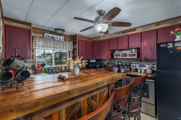 50 Cypress Dr, Babbitt, MN 55706