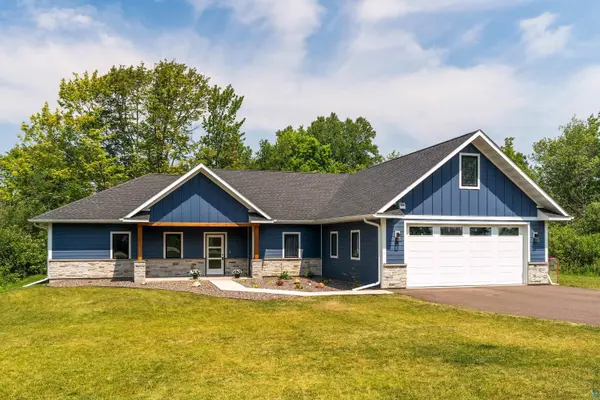 4889 Peyton Dr, Hermantown, MN 55811