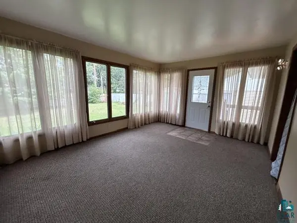 704 Maple Dr, Aurora, MN 55705