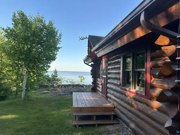 3644 Hwy 61 E, Grand Marais, MN 55604