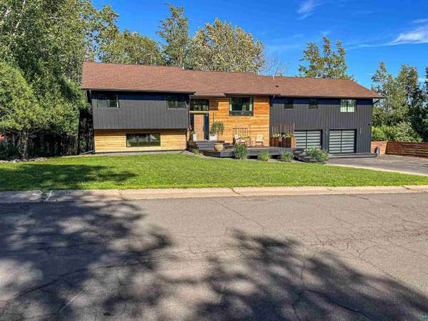 1510 Woodbury Ln, Duluth, MN 55803