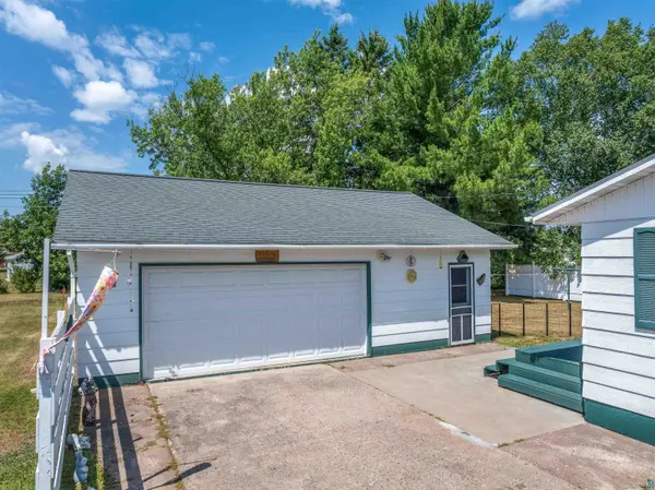 61 Birch Blvd, Babbitt, MN 55706