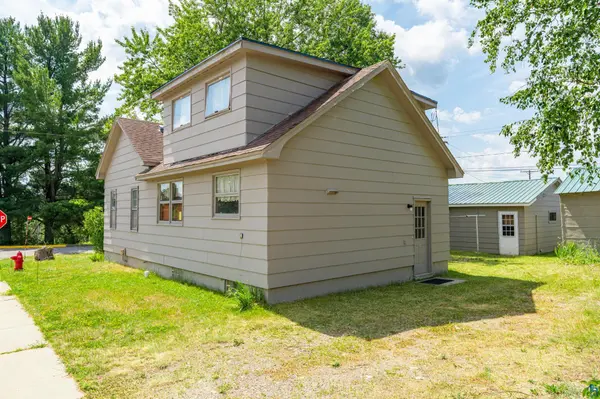 49 Gordon St, Soudan, MN 55782