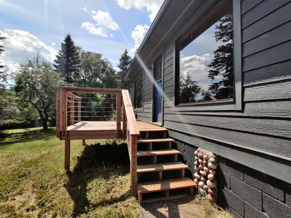 5273 Hwy 61 W, Lutsen, MN 55612