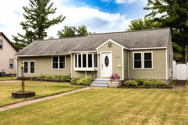 1315 9th Ave W, Ashland, WI 54806