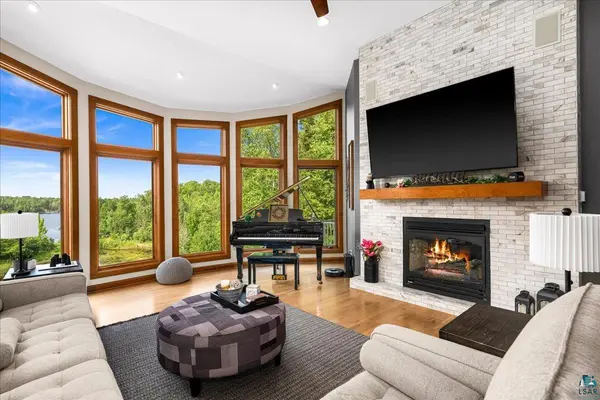 6906 W Van Rd, Duluth, MN 55803-9359