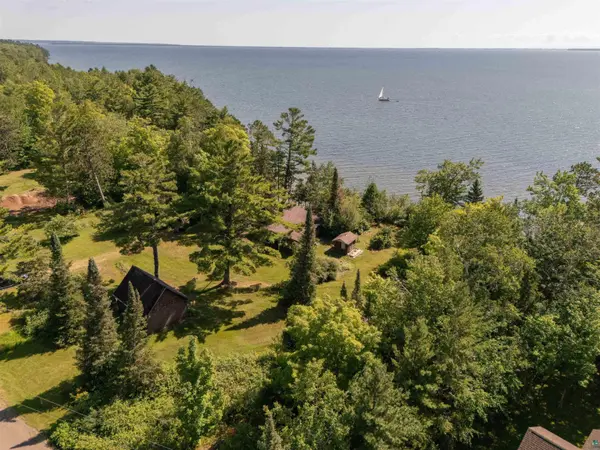 920 Superior Ave, Washburn, WI 54891