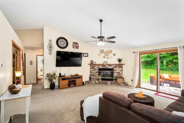 2434 Peace Dr, Duluth, MN 55811