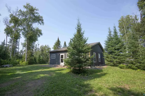 1093 South Shore Dr, Grand Marais, MN 55604