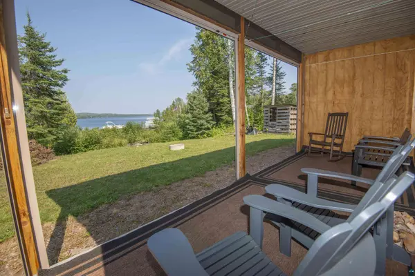 1093 South Shore Dr, Grand Marais, MN 55604