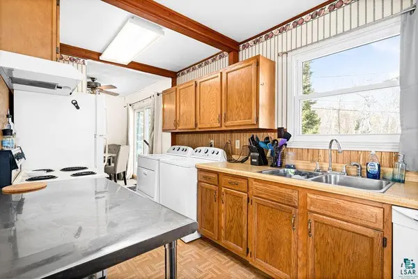 20 Davis Dr, Silver Bay, MN 55614
