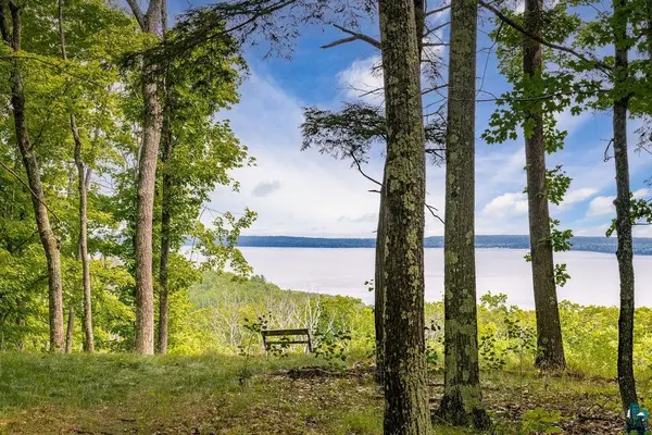 85685 Eightpoint Ln, Bayfield, WI 54814
