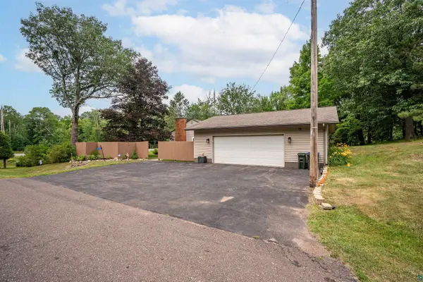 1295 Gault Rd, Carlton, MN 55797