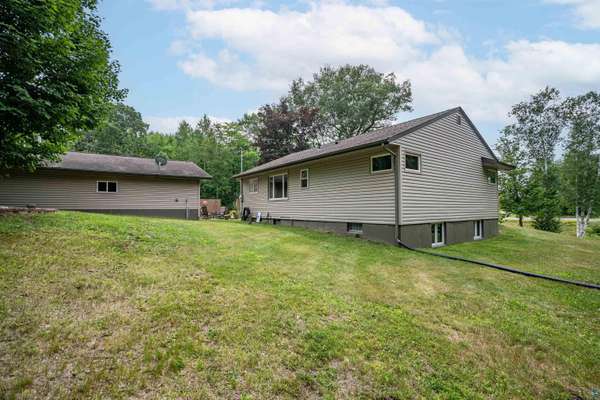 1295 Gault Rd, Carlton, MN 55797