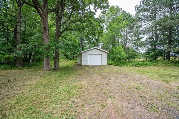 1295 Gault Rd, Carlton, MN 55797