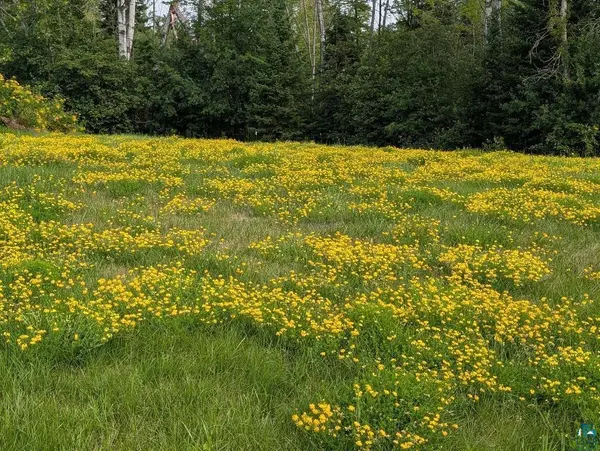 210 Faulkner Rd, Washburn, WI 54891
