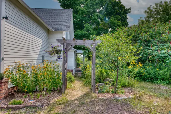 104 S 4th St, Bayfield, WI 54814