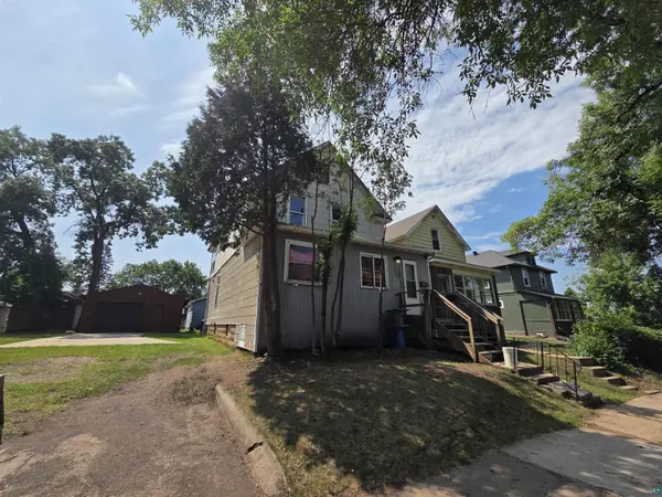 824 13th St N, Virginia, MN 55792
