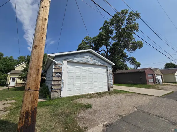 824 13th St N, Virginia, MN 55792