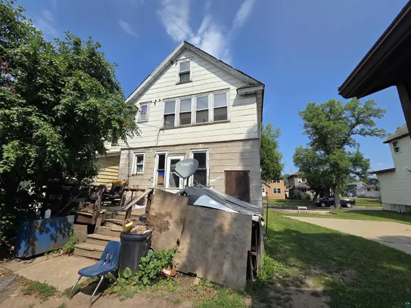824 13th St N, Virginia, MN 55792