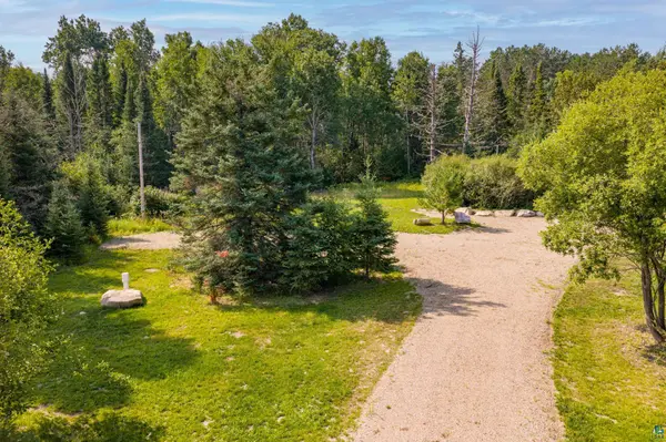 8440 N Hayland Rd, Embarrass, MN 55732
