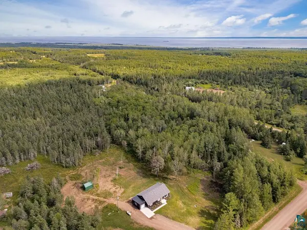 1873 Shilhon Rd, Duluth, MN 55804