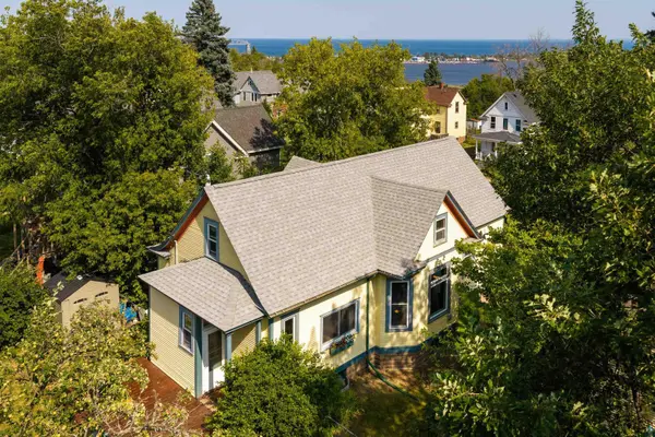 1323 W 1st St, Duluth, MN 55806
