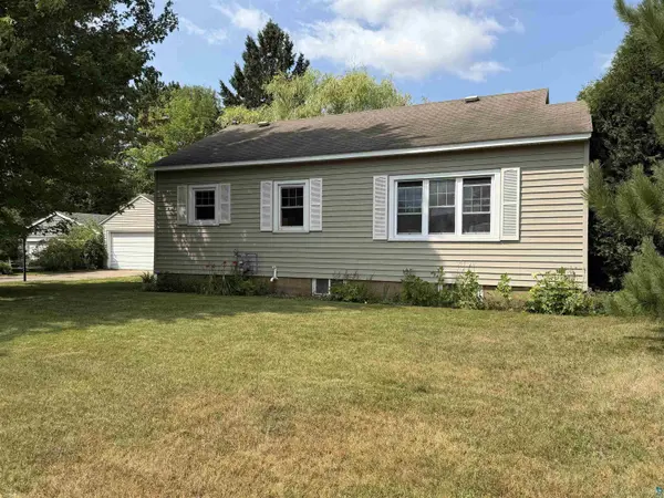 1108 Prospect Ave, Cloquet, MN 55720
