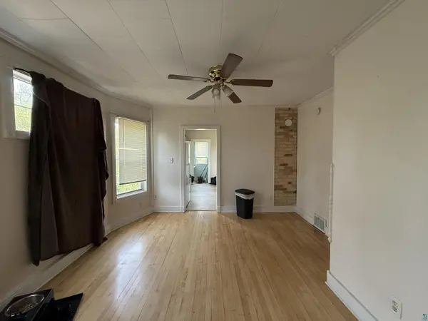 1302 W 1st St, Duluth, MN 55806