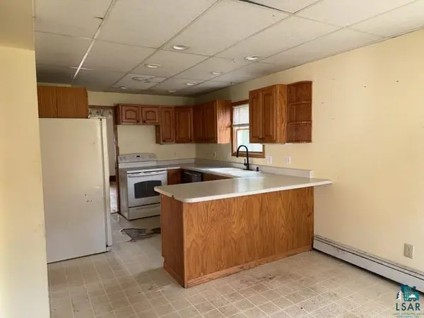 520 NW 3rd St NW, Chisholm, MN 55719