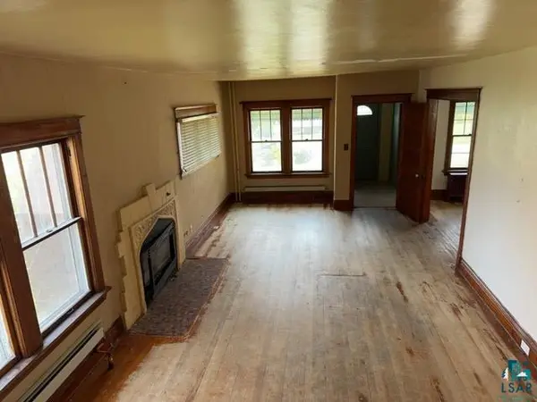 520 NW 3rd St NW, Chisholm, MN 55719