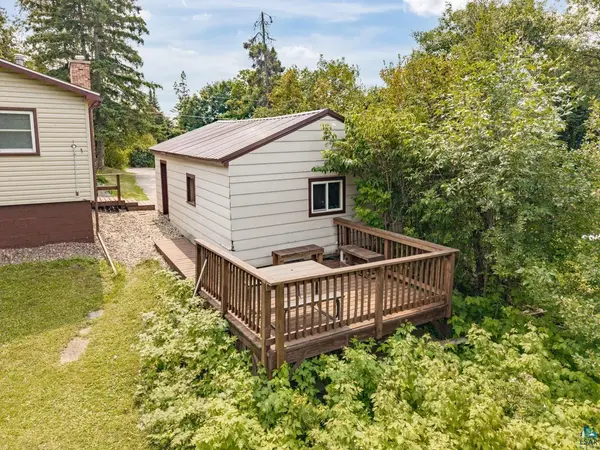 57 W Chisholm St, Duluth, MN 55803