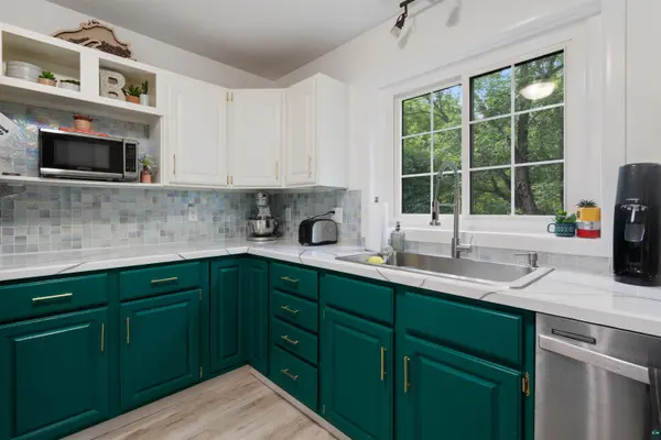 5665 Hagberg Rd, Hermantown, MN 55811