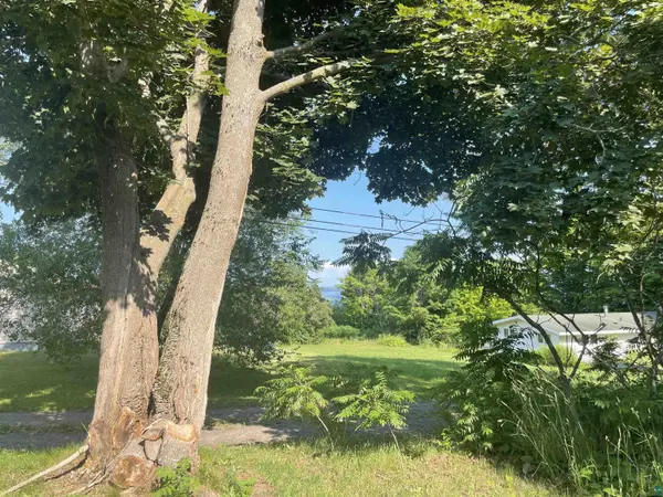220 Lynde Ave, Bayfield, WI 54814
