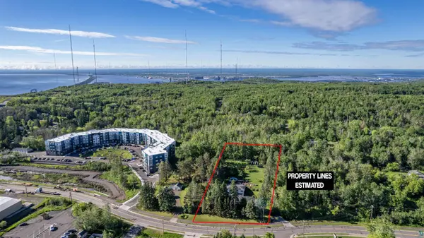 302 E Palm St, Duluth, MN 55811