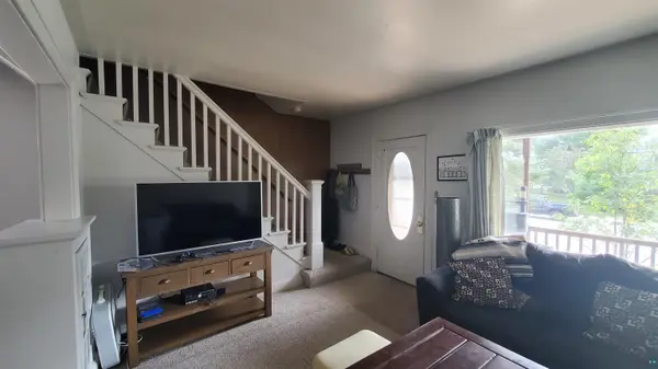 31 E Harvey St, Ely, MN 55731