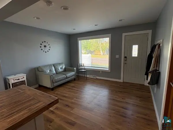 815 7th St, Two Harbors, MN 55616