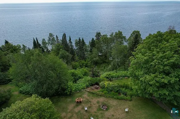 5640 County Rd 35, Lutsen, MN 55612